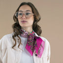 Carré de soie 67, pongé de soie Promenade au Parc – Rose