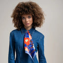 Bandeau de soie 13x140, Les Coquelicots de l’artiste Lil Sire – Bleu