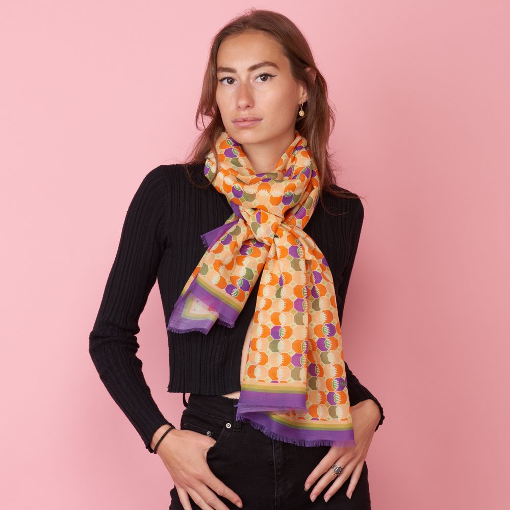 Écharpe Rectangulaire En Soie - Couleur Gris Et Orange - Occasion - Tissu Léger