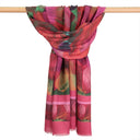 Echarpe en laine et soie 67x180 Virevolte de l’artiste Thuy – Rose