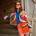 Echarpe en soie 43x140, mousseline de soie Au volant de l’artiste Roxane Campoy – Rouge