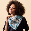 Carré de soie 90, Sarah Bernhardt – Bleu