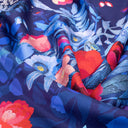 Carré de soie 90, Hirondelles par Malin Gyllensvaan – Bleu