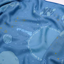Écharpe en laine et soie 67x180, La Galaxie du petit prince – Bleu