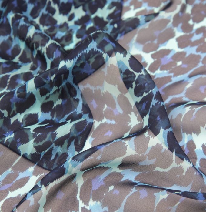 Echarpe en soie, mousseline de soie imprimée Léopard col 13 bleu marine