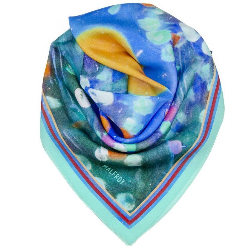 Carré de soie 67, Pongé de soie imprimé Clairière de l'Artiste Thuy Col 3 Bleu