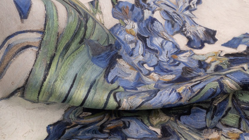 Carré de soie 67, twill de Soie imprimé Van Gogh, Iris - Bleu