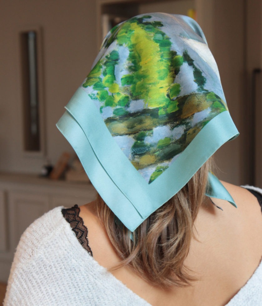 Carré de soie 67, Twill de soie imprimé Cézanne Baigneuse col 1 vert d'eauv