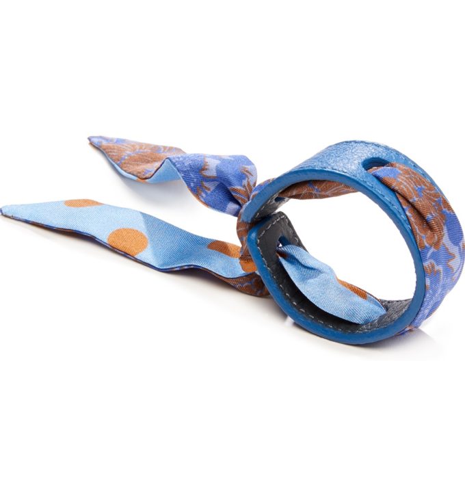 Bracelet Cuir et Lien en Twill de soie imprimé Pivoine et Gros Pois col 1 bleu caramel