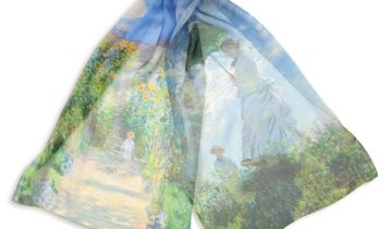 Echarpe en soie 43×140, mousseline de soie imprimée Monet La Promenade – Bleu Ciel
