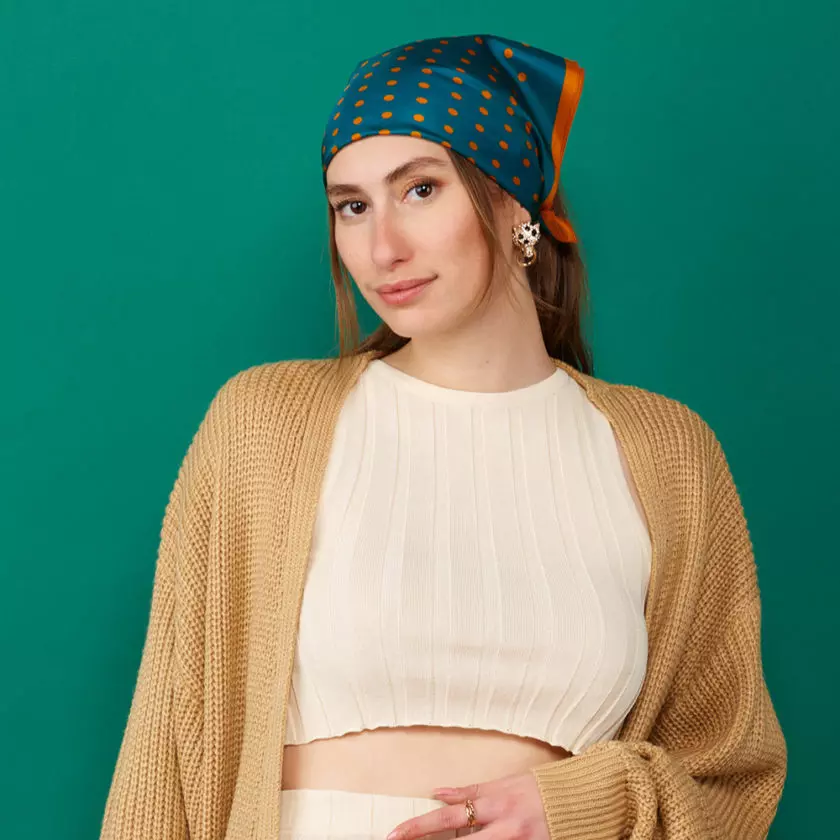 Carré de soie 49, twill de soie imprimé Pois col 11 Vert