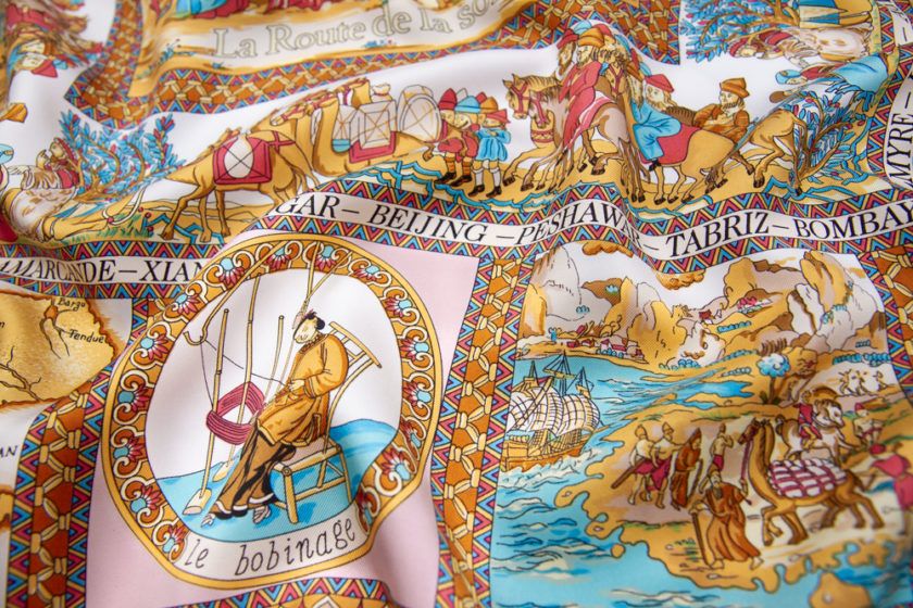 Carré de soie 90, twill de soie imprimé Route de la Soie - Rose Pale 2