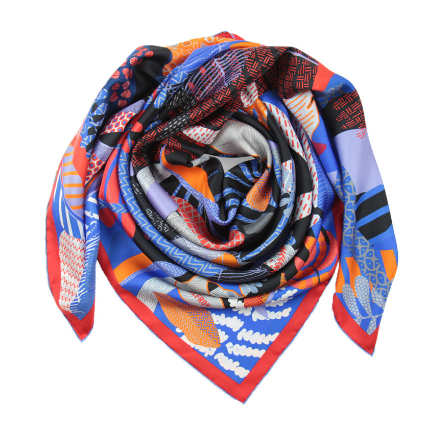 Carré de soie 120, twill de soie imprimé Bestiaire - Rouge