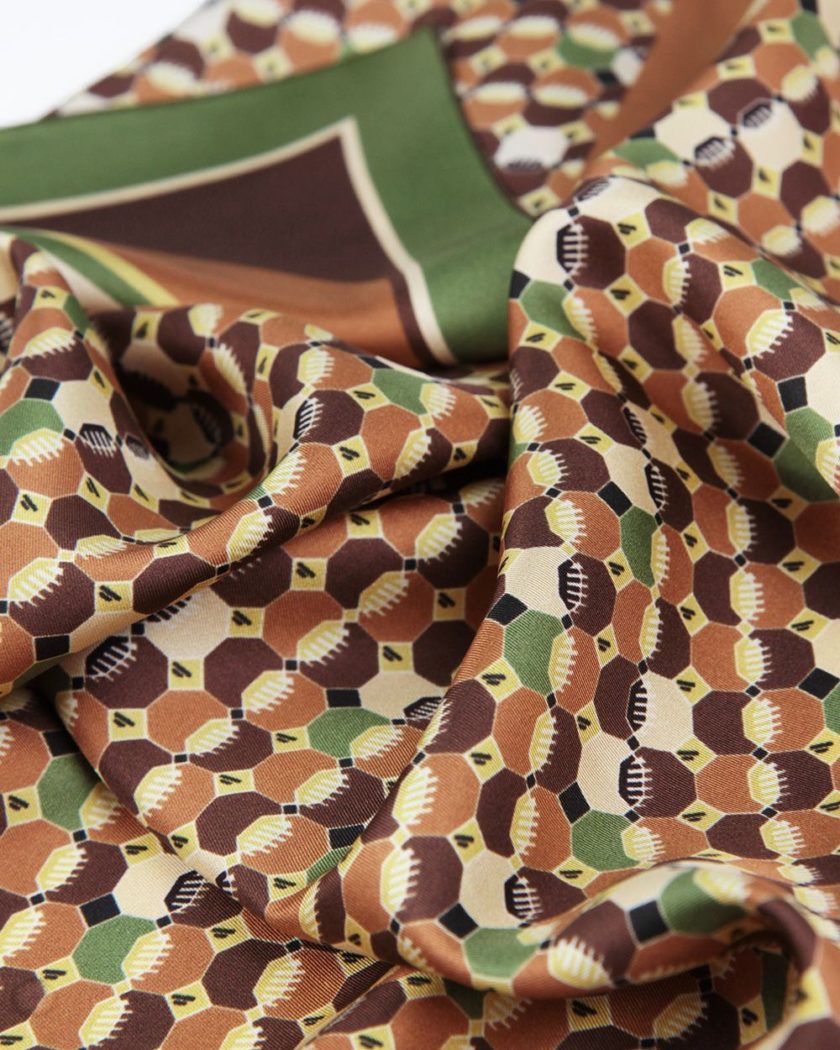 Carré en soie 67, Twill de soie imprimé Géométrique Col 2 camel vert