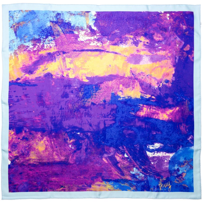 carré de soie, twill de soie imprimé Aurore de l'artiste Thuy col 2 Bleu Violet