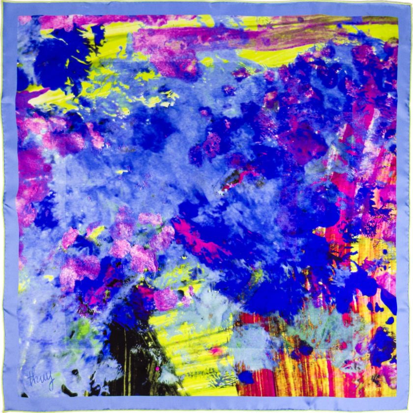 carré de soie, twill de soie imprimé Bouquet Floral de l'artiste Thuy col 2 Bleu
