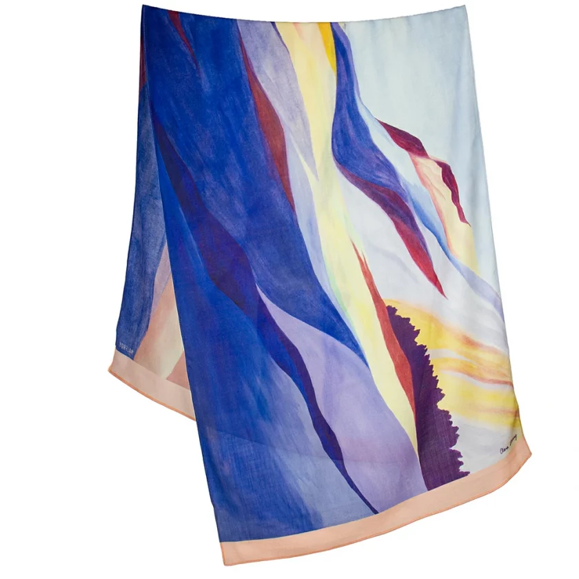 Echarpe en laine et soie 67x180 imprimée Le Sentiment de la montagne de l'Artiste Clara Debray - Bleu