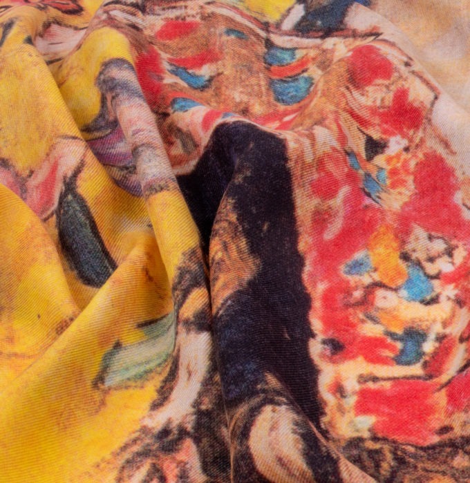 Carré en laine et soie 120 imprimée Klimt, Dame à l'éventail - Bleu