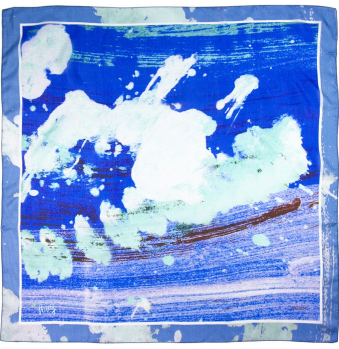 Carré de soie 67, pongé de soie imprimé Irisé de l'Artiste Thuy col 4 Bleu