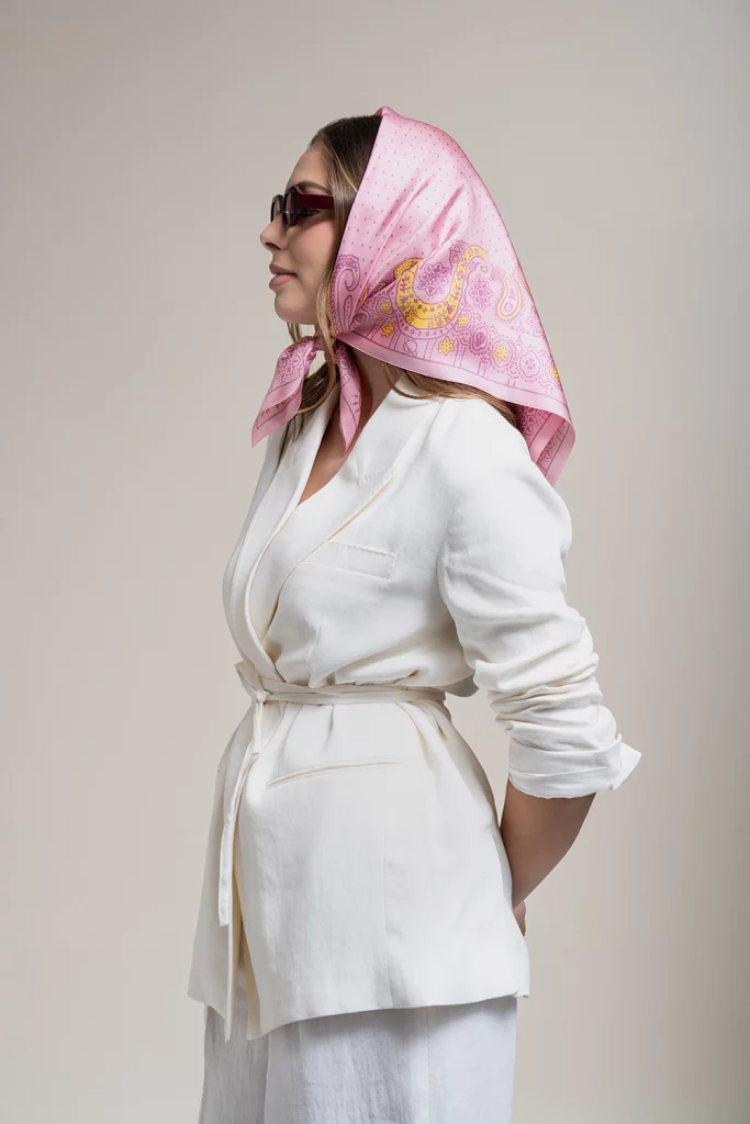 Carré de soie 67, twill de soie imprimé Bandana - rose jaune