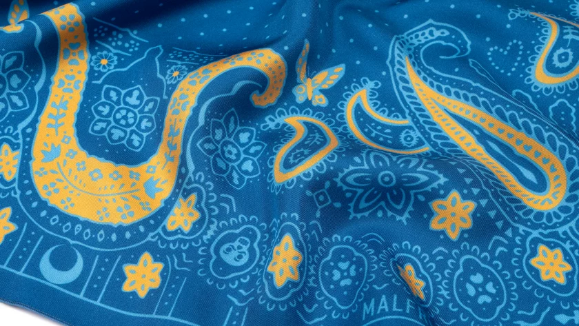 Carré de soie 67, twill de soie imprimé Bandana - bleu