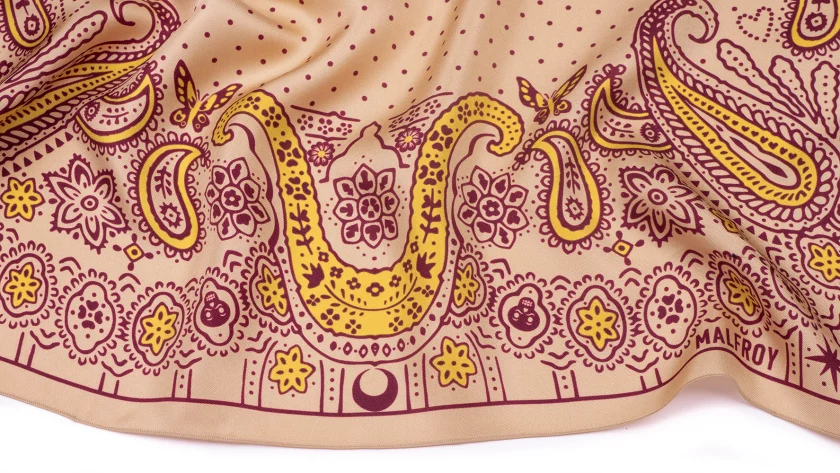 Carré de soie 67, twill de soie imprimé Bandana - Beige