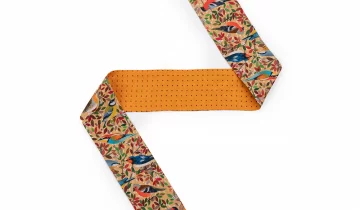 Bandeau de soie 6×86, twill de soie imprimé L’arbre aux Oiseaux de l’artiste Victoria Ball – Orange