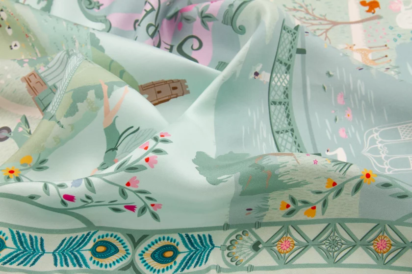 Carré de soie 90, twill de soie imprimé Secret garden - vert