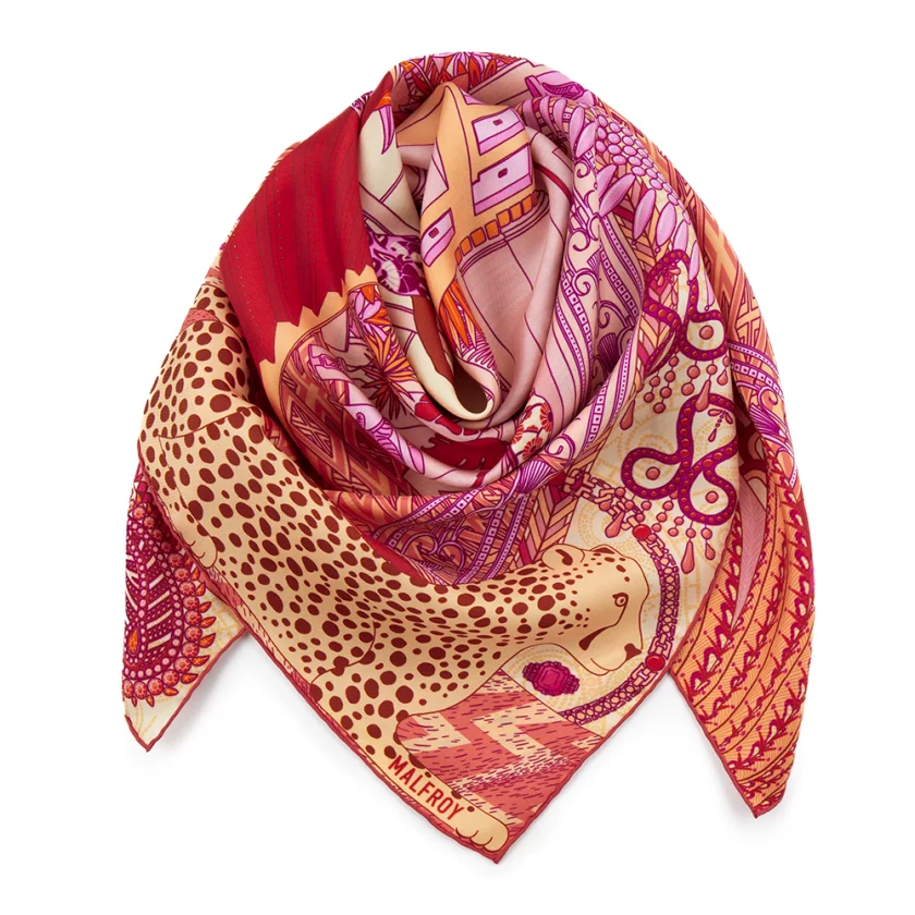 Carré de soie 90, twill de soie imprimé Joséphine Baker - rouge